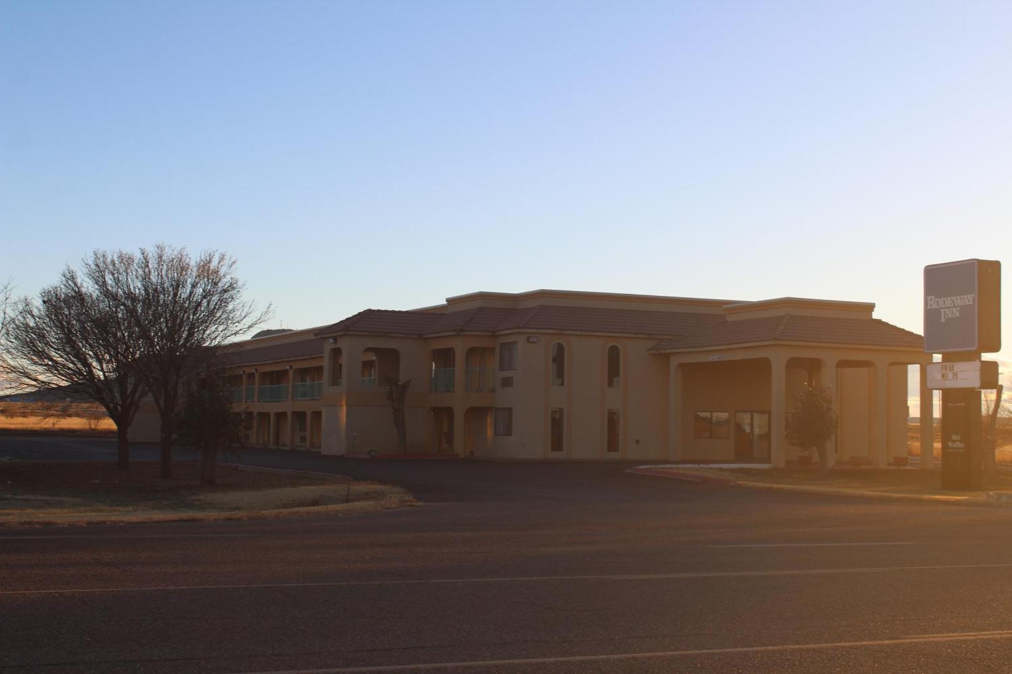 Rodeway Inn Tucumcari Exterior photo